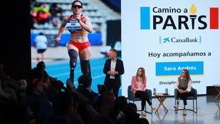CaixaBank recibe a la atleta paralímpica Sara Andrés en su ‘Camino a París’