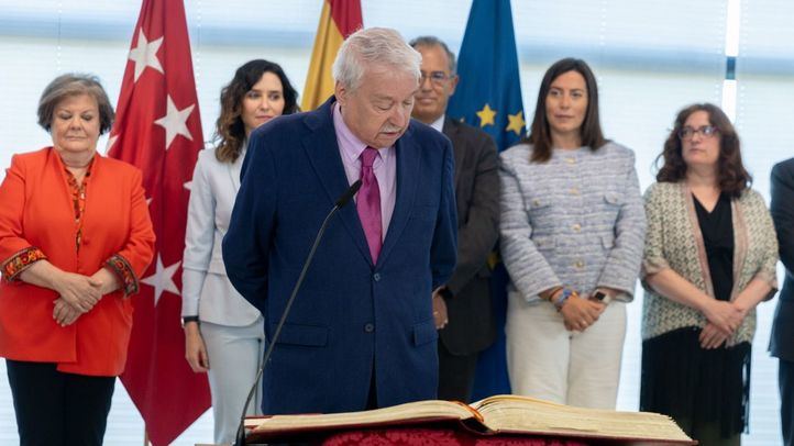 Toma de posesión del presidente de la Cámara de Cuentas, Joaquín Leguina en la Asamblea de Madrid
