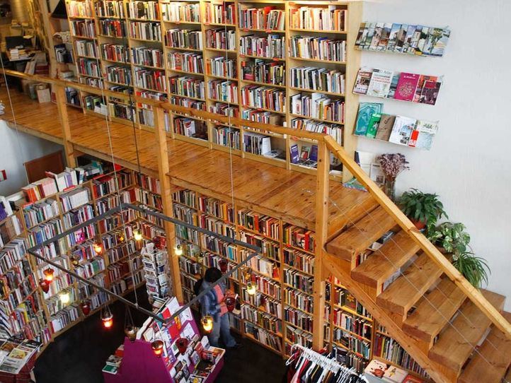 Un paseo por las librerías más curiosas de Madrid