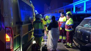 Tres personas, intoxicadas leves por el incendio en un garaje