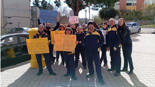 La plantilla de Correos de Hortaleza, en huelga para exigir más personal