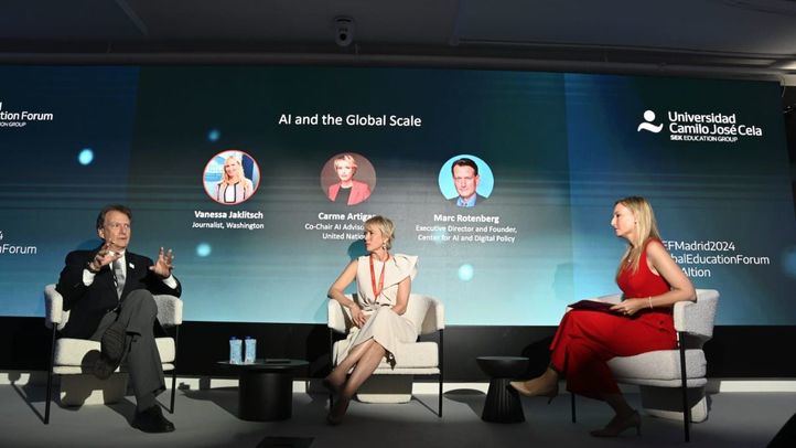 Marc Rotenberg, Carme Artigas y Vanesa Jaklitsch en el Global Education Forum