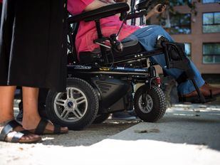 FAMMA denuncia la falta de transporte para menores con discapacidad por parte de la Consejería de Educación