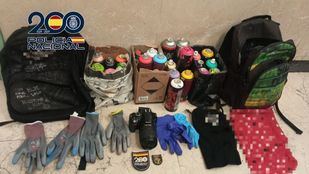 Material confiscado a los grafiteros detenidos