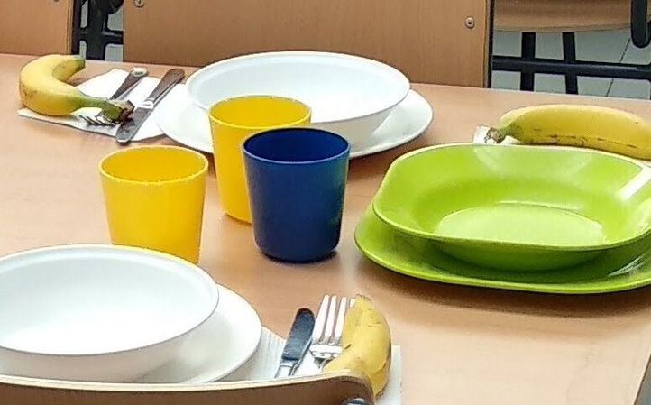 Foto de archivo de un comedor escolar