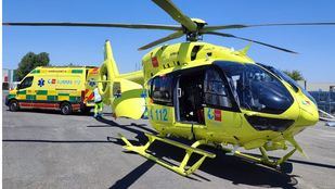 Foto de archivo de un helicóptero del 112 asistiendo un accidente.