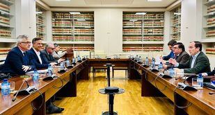 Reunión entre Borja Carabante y David Lucas para avanzar en la Operación Campamento
