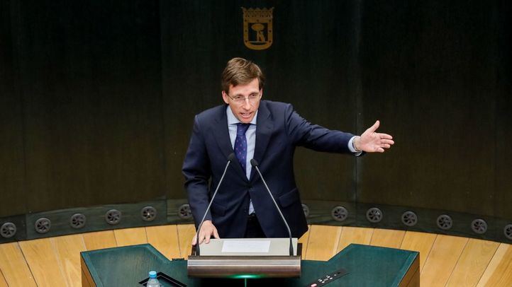 Almeida en una intervención durante un Pleno en Cibeles