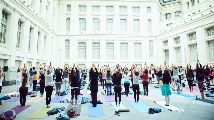 Una de las anteriores ediciones de Yoga por Refugio en Cibeles
