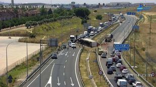 Vuelco de un camión en la A-42