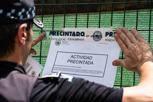Policía local de Fuenlabrada precinta las obras en La Cantueña