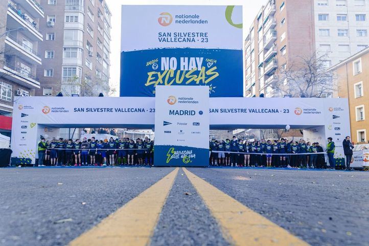 Corredores a punto de tomar la salida de la carrera Popular San Silvestre Vallecana 2023.