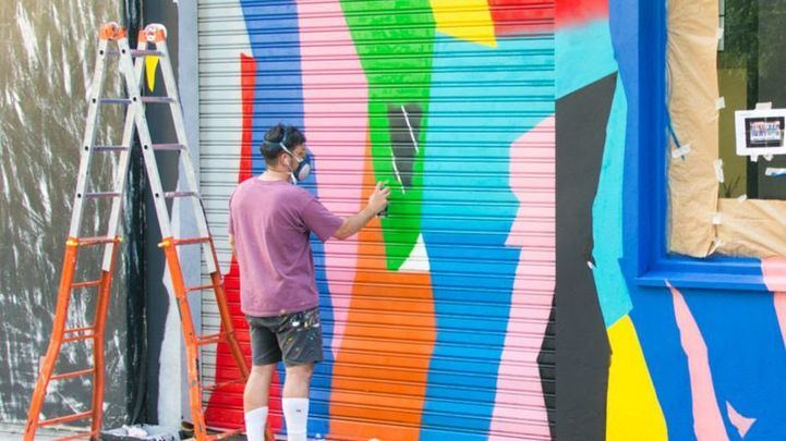 Uno de los artistas participantes en 'Arte al cubo'