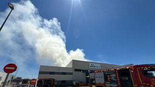 Incendio en una nave de Torrejón