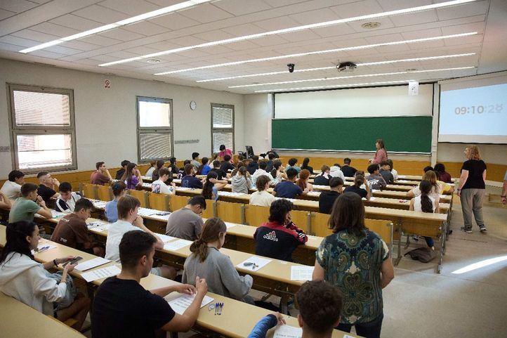 Alumnos en un aula.