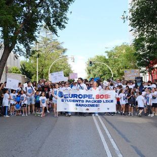 Nueva protesta de las familias del Ramiro contra el proyecto de escuela europea