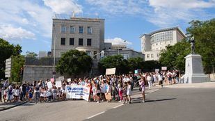 Manifestación de las familias del Ramiro de Maeztu