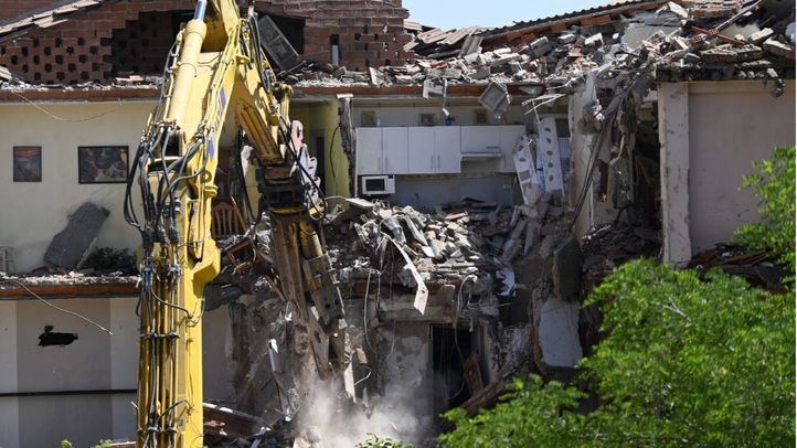Foto de archivo del derribo de casas en San Fernando de Henares afectadas por la Línea 7B