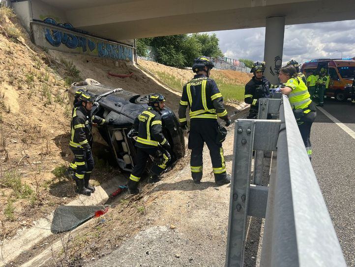 Vehículo accidentado en la M-11