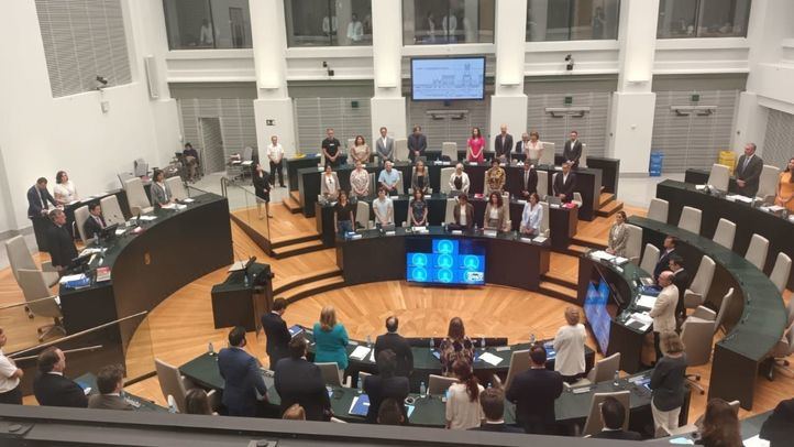 La Corporación guarda un minuto de silencio por Constantino Mediavilla