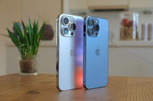 ¿Se puede mojar mi iPhone 15?