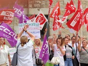 Movilización de las trabajadoras del servicio de limpieza escolar de Collado Villalba
