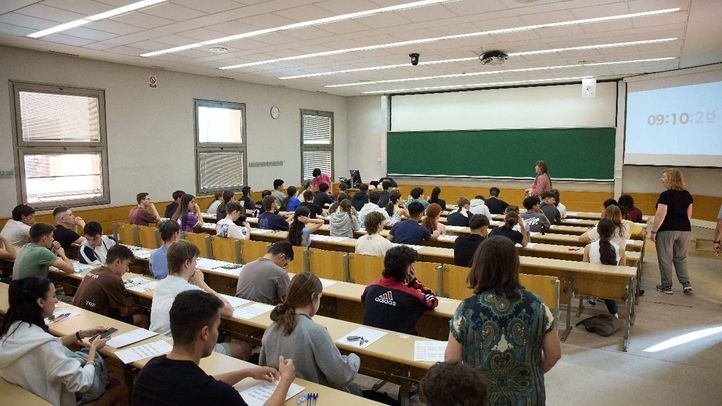 Examen de EvAU en la Universidad de Alcalá de Henares