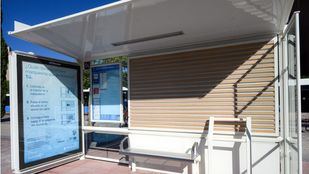 EMT Madrid instala dos nuevas marquesinas de autobús refrescantes en Pavones y en Villaverde