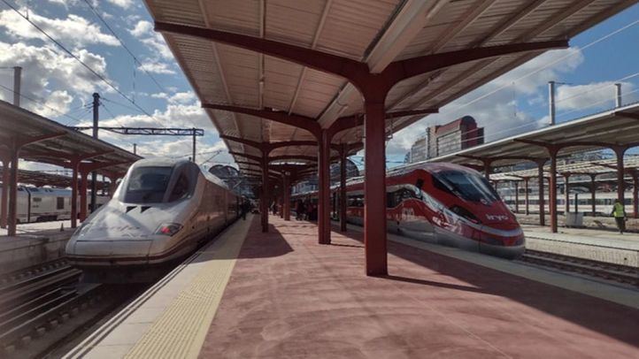 Trenes de alta velocidad en la estación de Chamartín