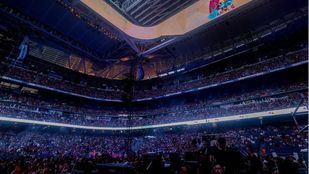 Ambiente previo al concierto de Karol G en el Santiago Bernabéu, a 20 de julio de 2024