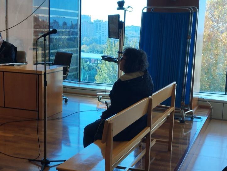 Noelia de Mingo sentada ante el tribunal por la agresión de El Molar