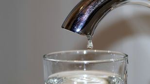 Más de la mitad de los madrileños infravalora su consumo de agua, según un estudio
