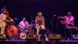 El polifacético Zenet se toma un Café en el Central