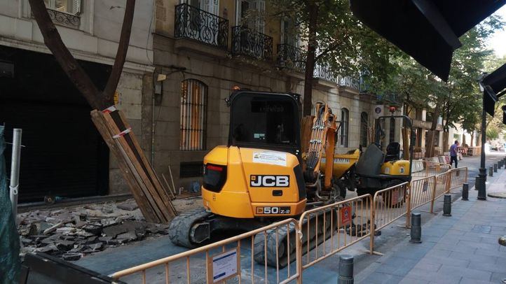Paloma García Romero y Cayetana Hernández de la Riva visitan las calles Recoletos y Cid para supervisar el comienzo de las obras de remodelación que supondrán la consolidación de la peatonalización de ambas vías