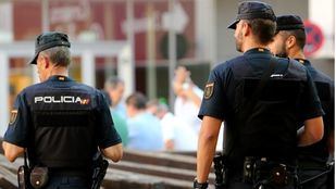 Agentes de la Policía Nacional en las calles de Madrid