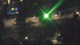 Hasta 600.000 euros por apuntar con un puntero láser al helicóptero de la Policía