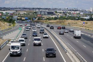 Retenciones de tráfico en la A-3 en Arganda del Rey por el puente del 15 de agosto