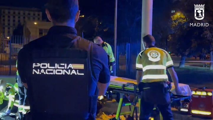 Herido grave un joven de 20 años en un parque de Ciudad Lineal
