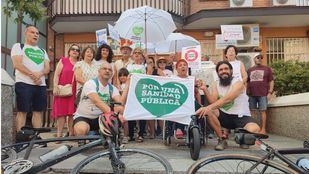 Vecinos de Carabanchel protestan por la situación del Centro de Salud Abrantes ante la ONU