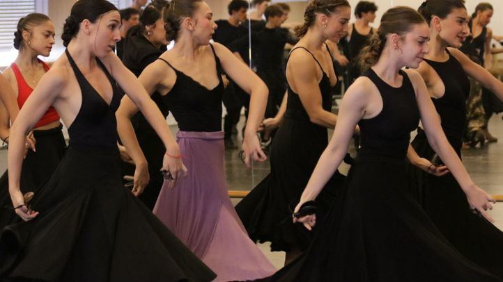 Ensayos del elenco del Ballet Español regional, que estrenará su primer espectáculo el próximo 12 de octubre, coincidiendo con la celebración del Día de la Hispanidad