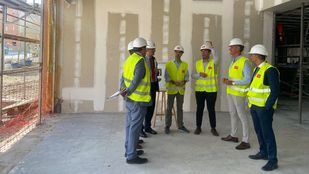 En Arganda del Rey, el consejero de Educación, Ciencia y Universidades de la Comunidad de Madrid, Emilio Viciana, visita las obras de la primera fase del nuevo Instituto público de Educación Secundaria en la localidad