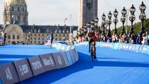 El madrileño Dani Molina conquista el oro en el triatlón de París