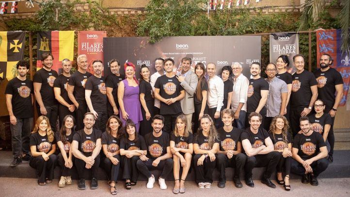 Equipo artístico de 'Los pilares de la tierra'