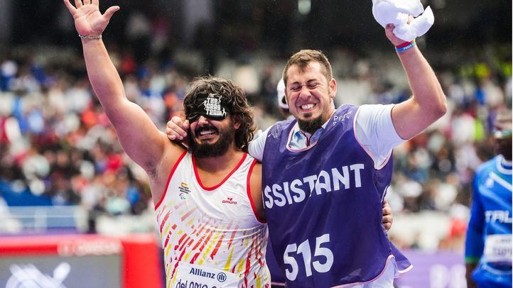 Álvaro del Amo tras ganar la medalla de bronce en la competición de disco F11 de los Juegos Paralímpicos de París