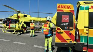 En estado crítico un tras sufrir un accidente de tráfico en un coche clásico