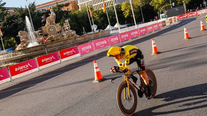 La Vuelta concluye en Madrid con una contraleloj por las calles del centro