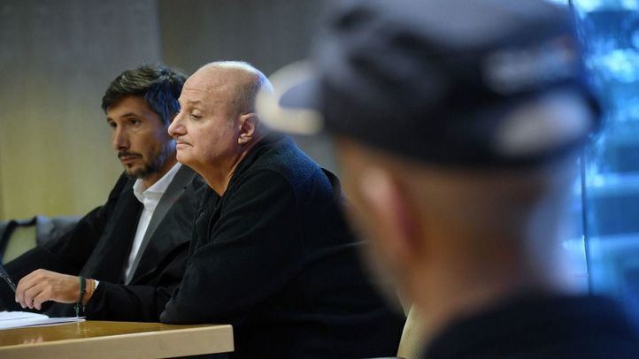 El presunto asesino de Juana Canal, Jesús Pradales (d) y su abogado Juan Luis Salgado (i)
