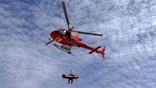 El Grupo Especial de Rescate en Altura (GERA) con personal sanitario del Servicio de Urgencia Médica (SUMMA 112)