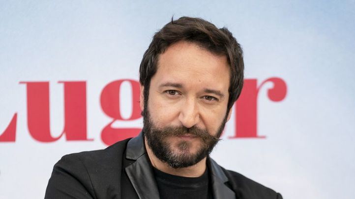 El actor Litus Ruiz en el photocall de la película 'En otro lugar'
