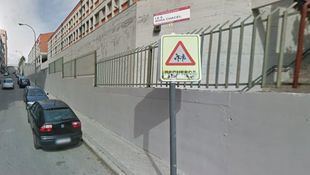 Cuatro alumnos agreden a otro a las puertas de un instituto de Hortaleza
